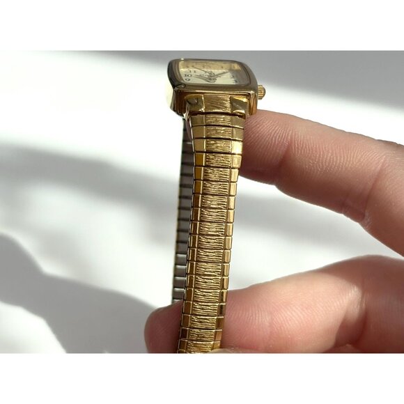 Pulsar V811-X055 Gold Toned Ladies Vintage Wristwatch - 18mm - WORKS! - Picture 6 of 14